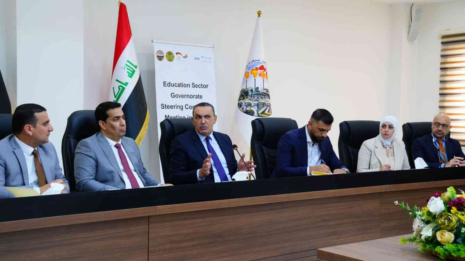 السيد محافظ كركوك ..  يحضر اجتماع اللجنة التوجيهية الخاصة بتطوير قطاع التربية والتعليم .