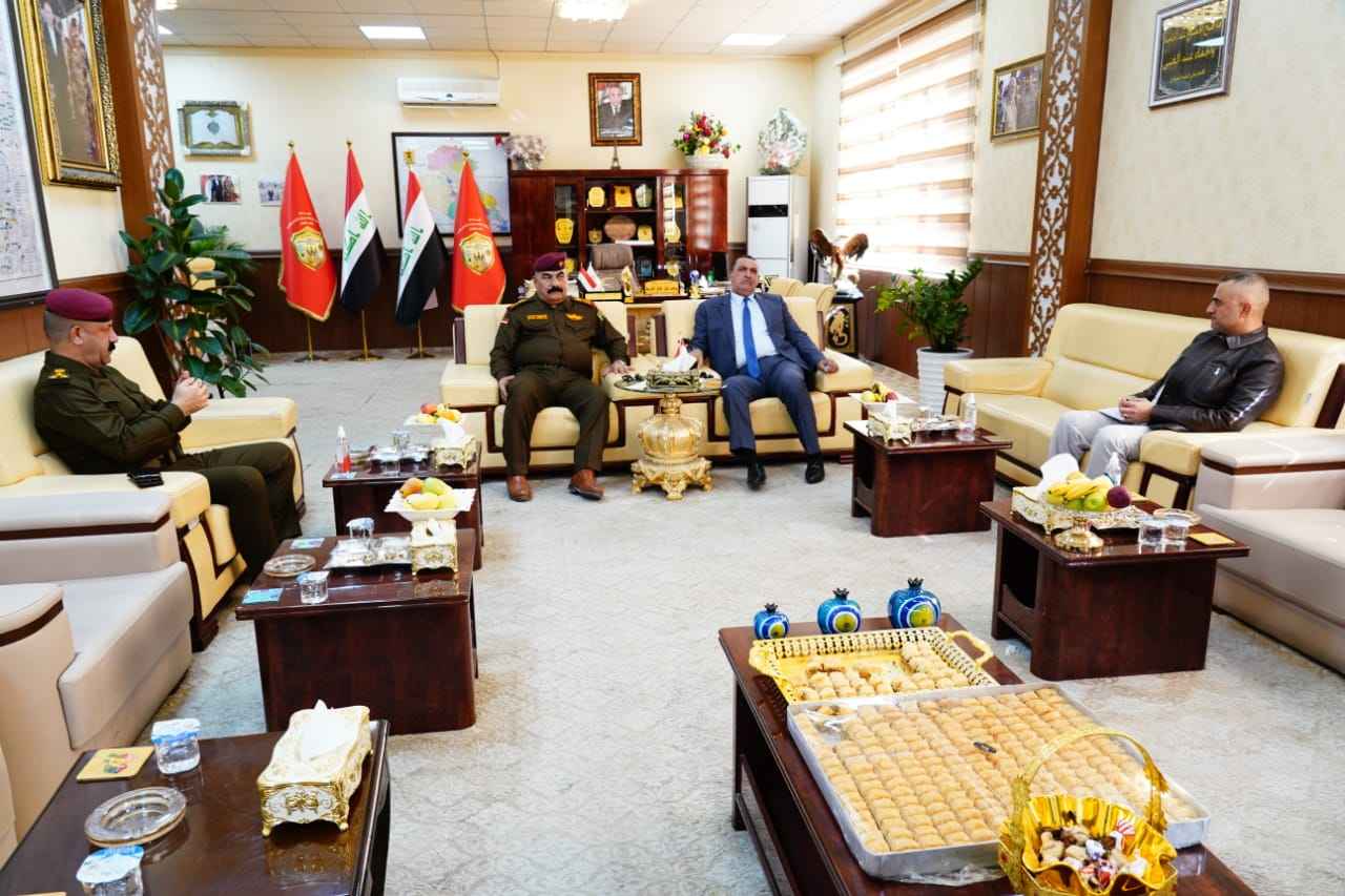       الجبوري  يزور قيادة المقر المتقدم ,, ويهنى الفريق ركن سعد حربيه وجميع ابطال جيشنا الباسل بذكرى 100 لتأسيس الجيش العراقي 