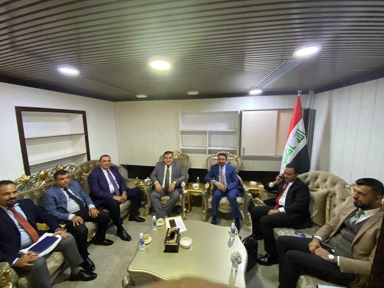 الجبوري  يبحث مع عضوا مجلس النواب جهود دعم ملف التنظيفات في كركوك وتجهيز حصة المحافظة بالكهرباء .