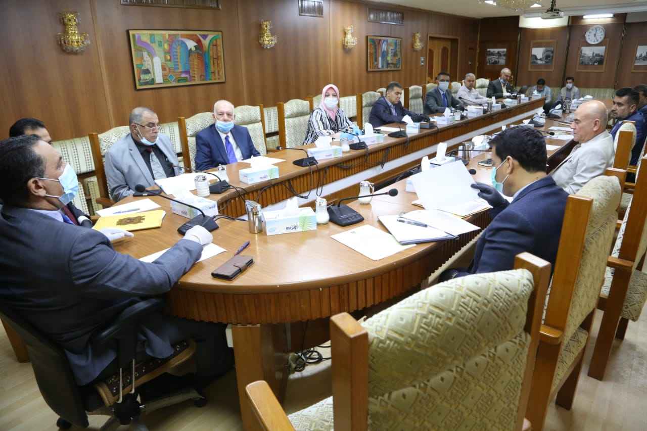    الجبوري  يبحث جهود القطاع النفطي وغرفة تجارة كركوك في مواجهة كورونا .. ويشيد بمبادراتهم , ودعمهم للكوادر الصحية 