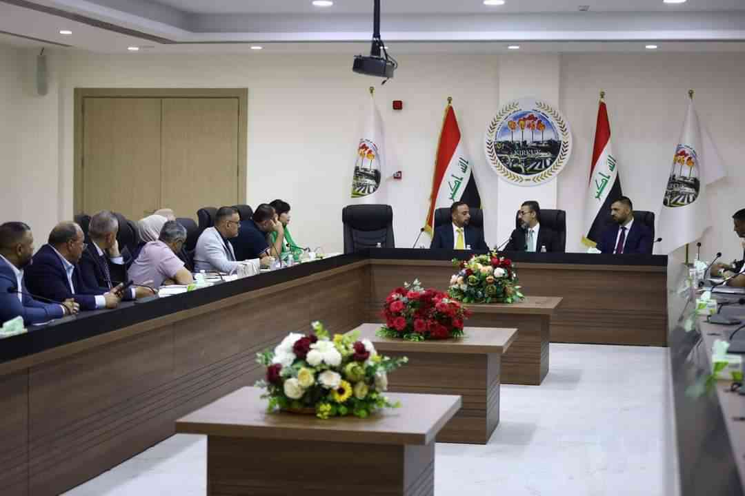 محافظ كركوك   يجتمع بدوائر الكهرباء و يوجه بتوفير كافة احتياجاتهم