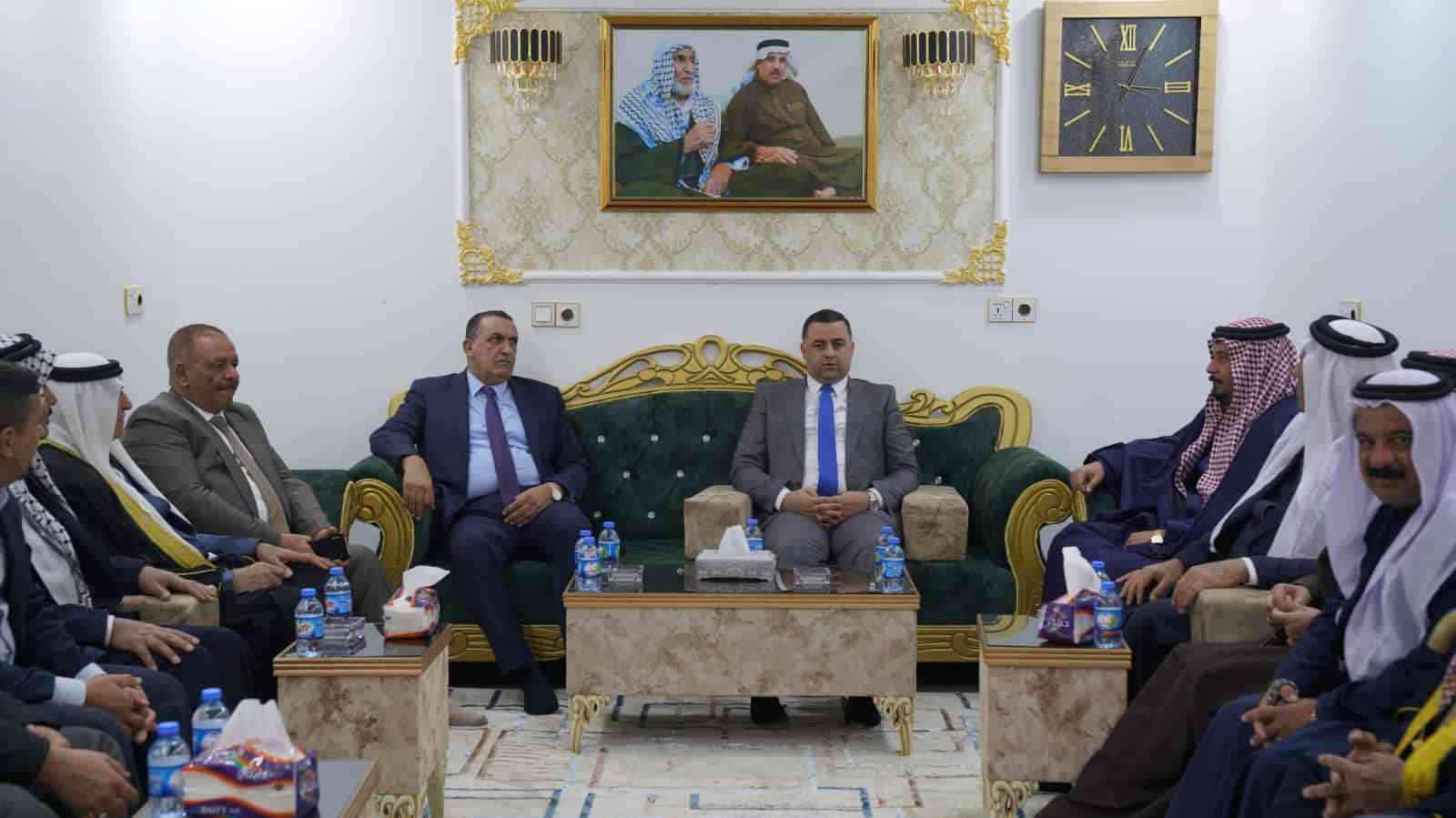 السيد محافظ كركوك راكان سعيد الجبوري  والنائب هيثم الزهوان ،عضو اللجنة المالية في مجلس النواب العراقي،خلال حضورهم تجمعاً للبوعجيل في مدينة كركوك واللقاء بنخبها واهلها الكرماء .