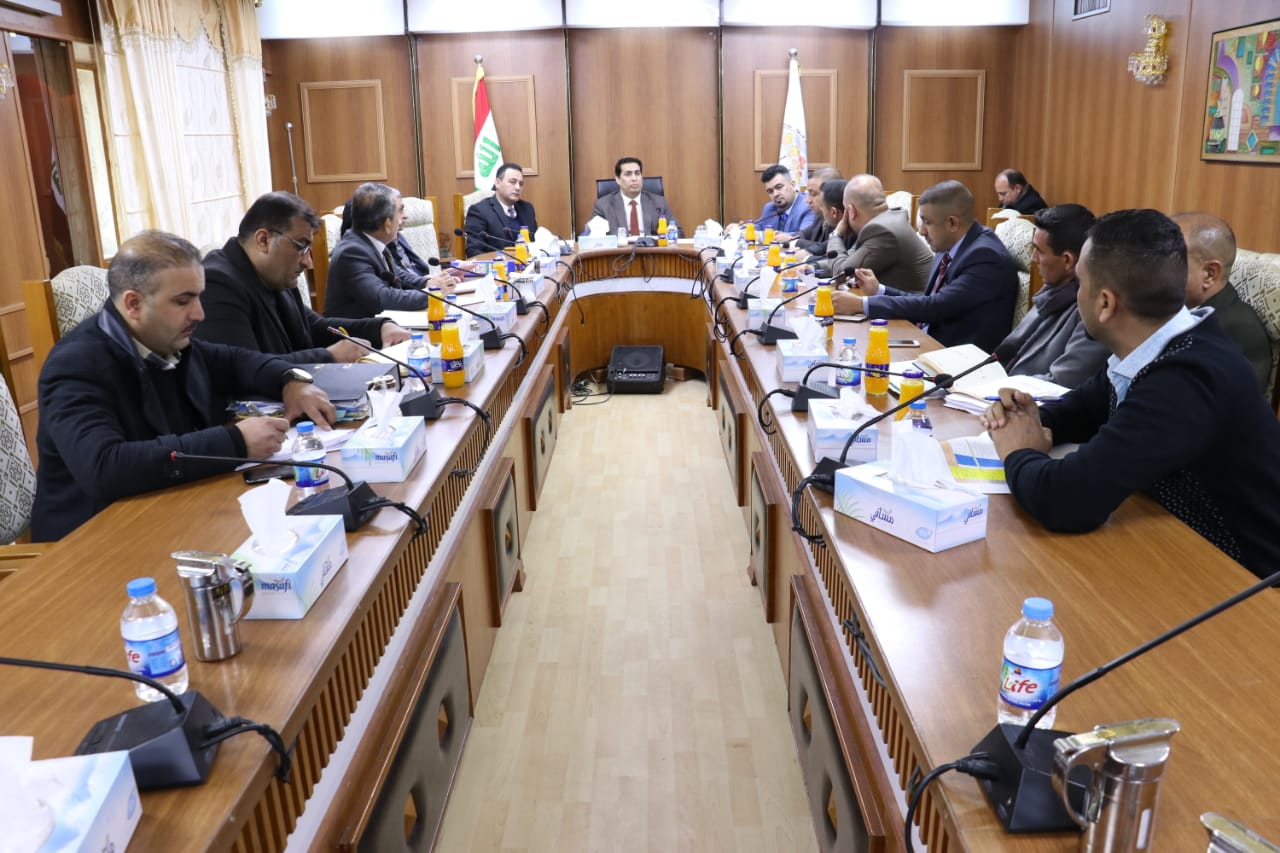 اجتماع لبحث و مناقشة تنفيذ مشاريع جامعة كركوك ضمن الخطة و شمول اساتذة الجامعة حملة الشهادات العليا بتوزيع قطع الاراضي .