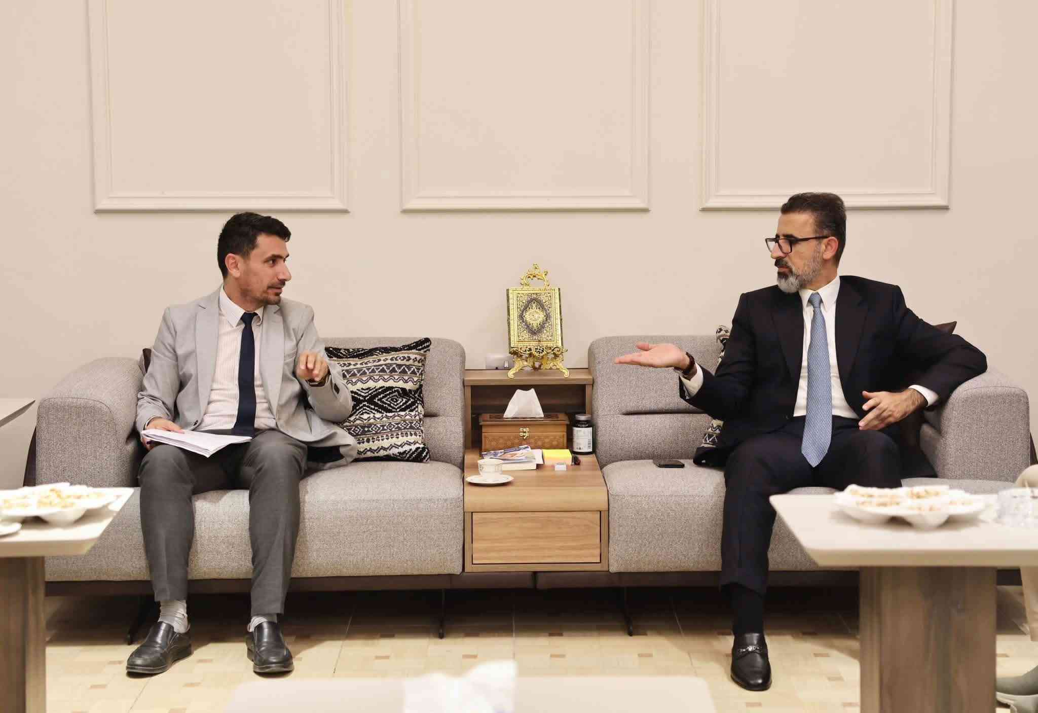 التقى السيد ريبوار طه محافظ كركوك   بأعضاء مؤسسة كوكار وبحثوا خطوات زيادة المساحات الخضراء والاهتمام ببيئة كركوك.