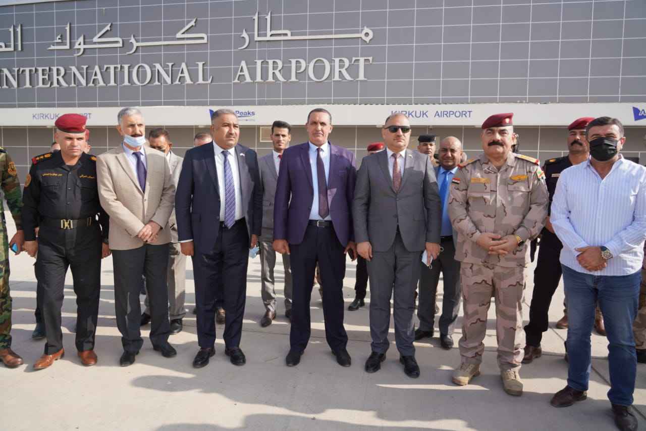   وزير الصناعة والمعاون كركوك تشهد منجزا كبيرا في مطارها المدني وندعم سرعة افتتاحه قريبا .