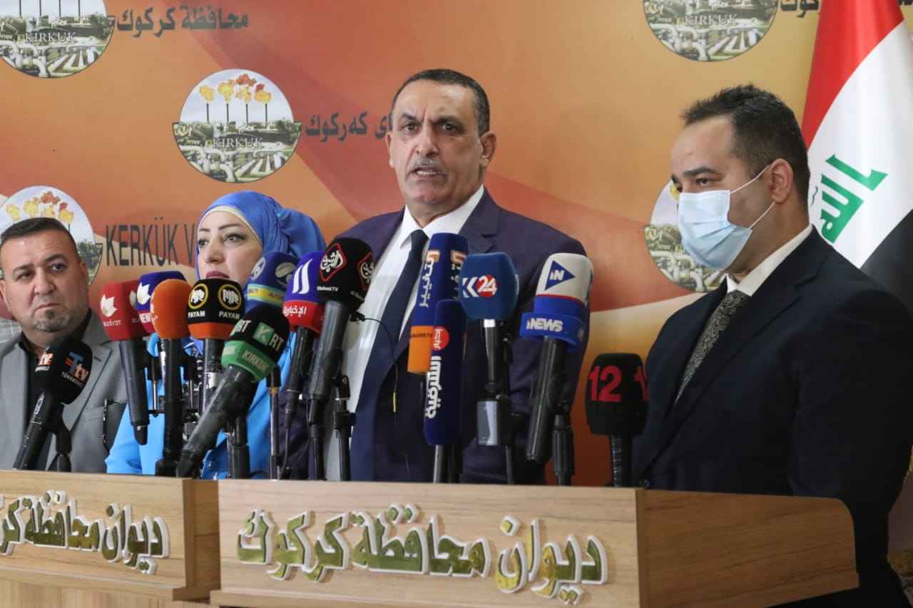   في مؤتمر صحفي مشترك  محافظ كركوك يطالب بصرف مستحقات الفلاحين والاعداد مسبقا لموسم الحصاد  وزير التجارة .. زيارتنا لكركوك تنفيذا لتوجيهات السيد رئيس الوزراء .. وسنعمل على ضمان صرف مستحقات الفلاحين 