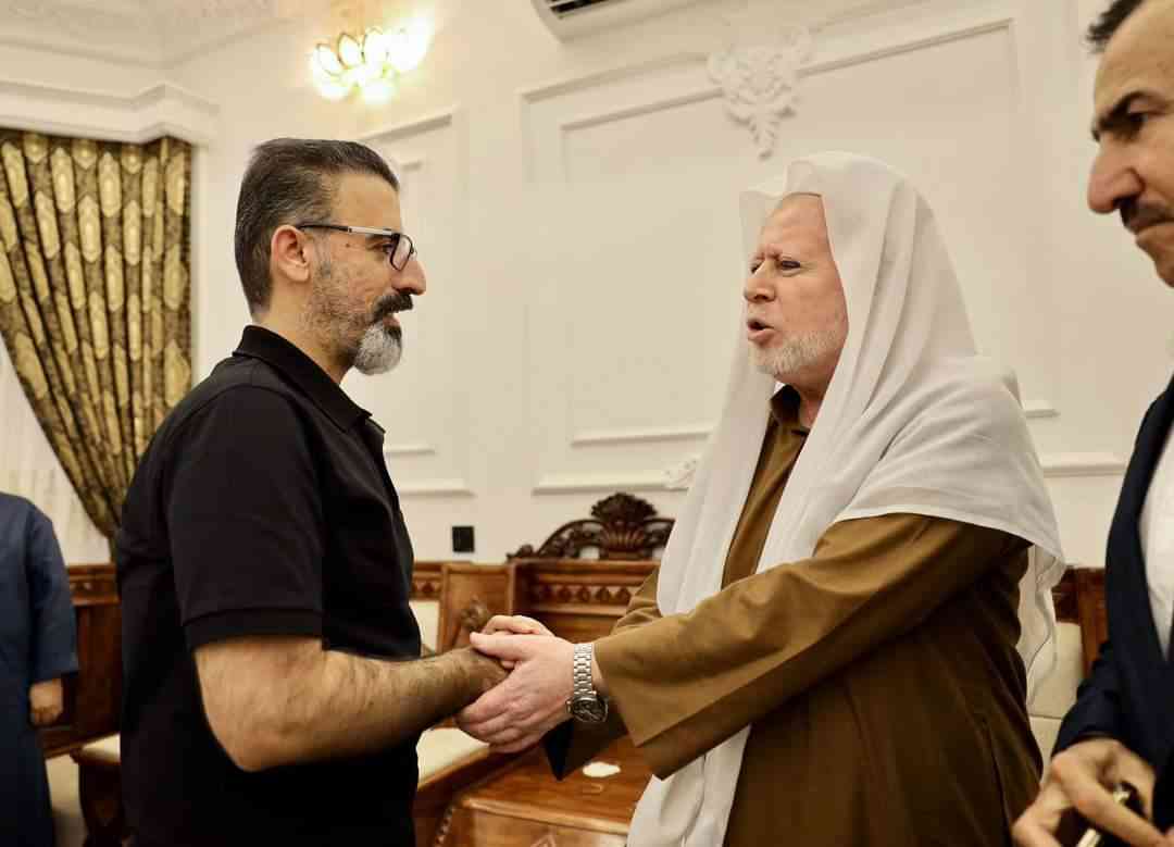  في رسالة الحرص وخدمة جميع مواطني كركوك .    ريبوار طه ..  يزور مضيف الفقيد ناظم العاصي .. ويعد بتنفيذ مشاريع في منطقة الصيادة . 