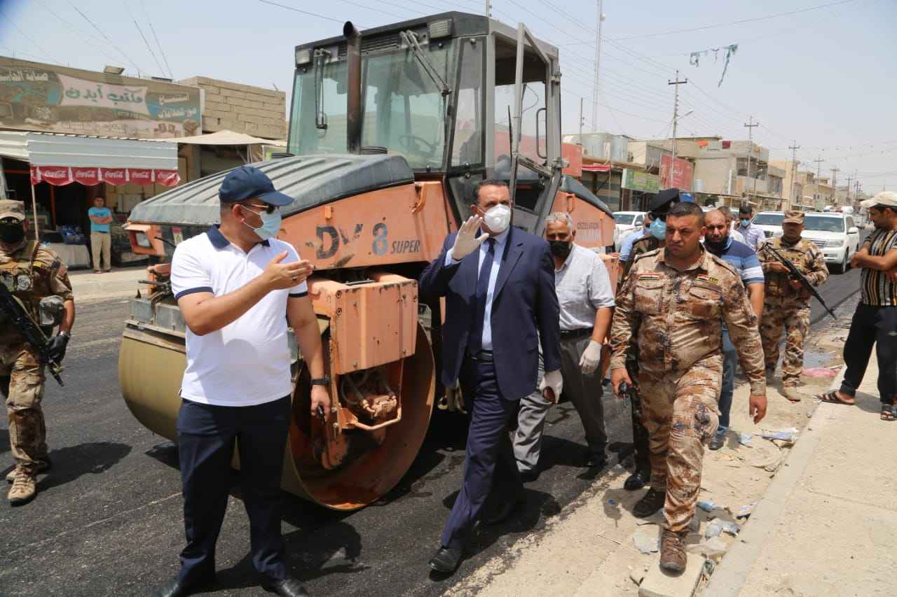    السيد محافظ كركوك  يتابع تنفيذ اعمال التبليط في الاسرى والمفقودين 