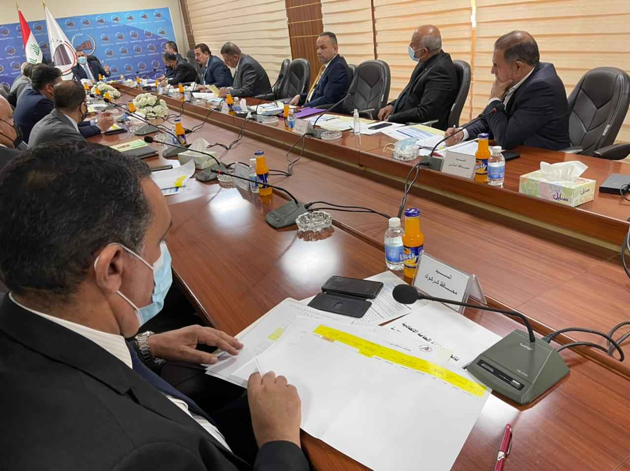 بمشاركة السيد محافظ كركوك معالي وزير التخطيط  يترأس اجتماعا تداوليا للسادة المحافظين .