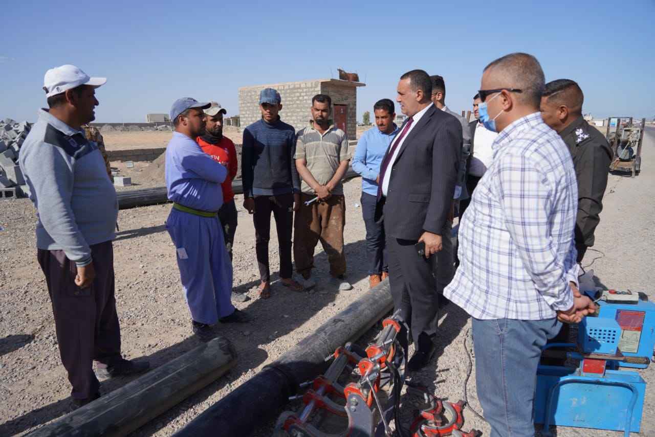 الجبوري  يتابع ميدانيا اعمال تنفيذ الخط الناقل لمشروع ماء شميط .