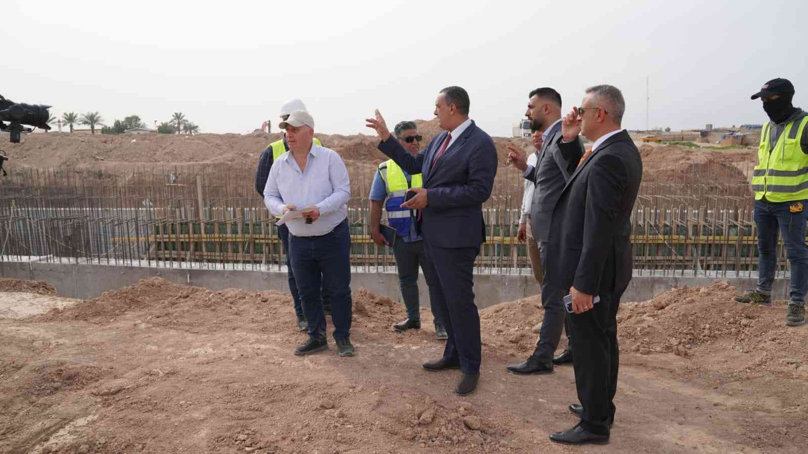 قبل الافطار .. محافظ كركوك   يعد بانجاز طريق جامعة كركوك خلال الاشهر الثلاث القادمة .