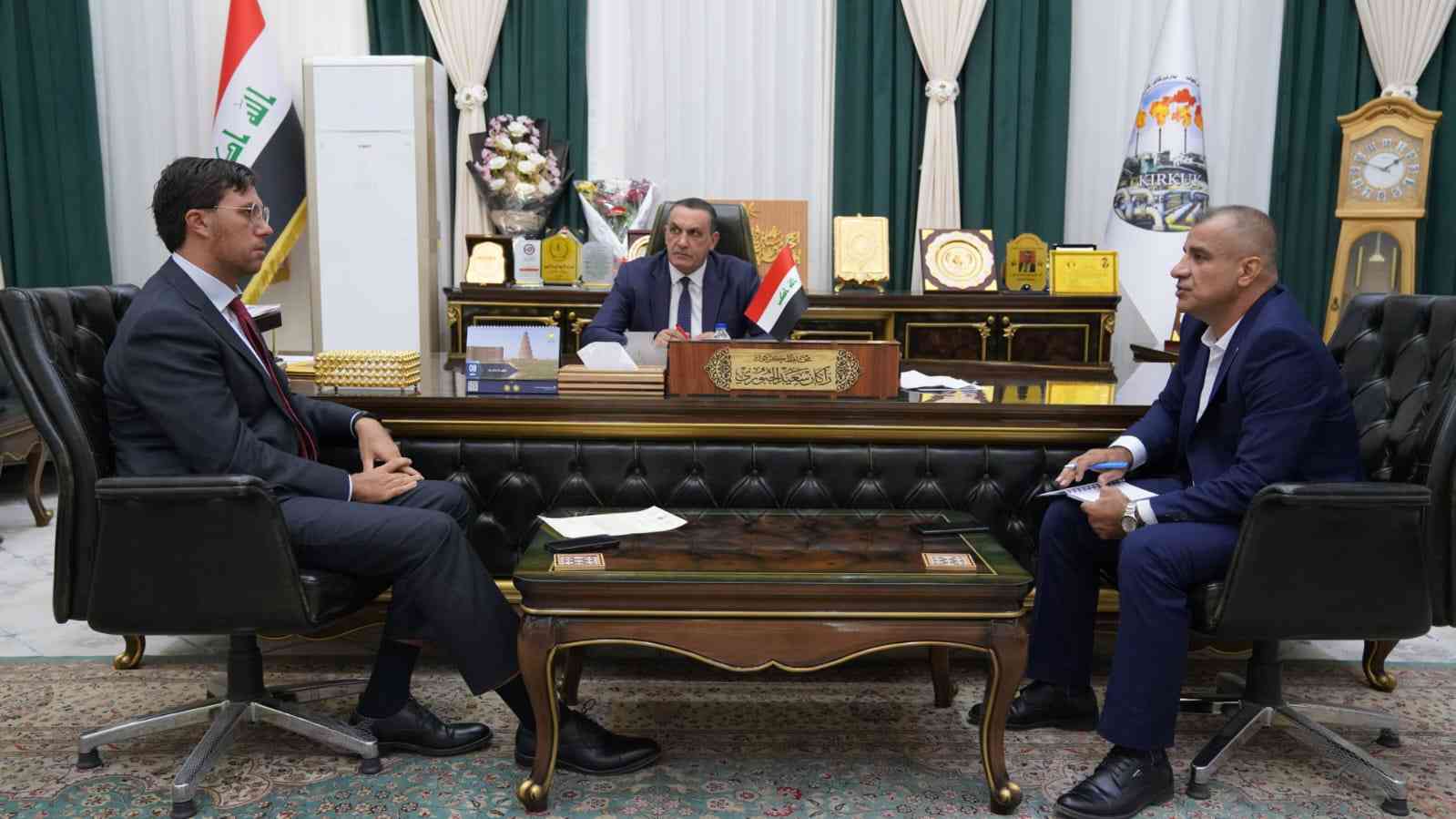 محافظ كركوك   يلتقي مدير مكتب بعثة الامم المتحدة لمساعدة العراق (يونامي )في كركوك .