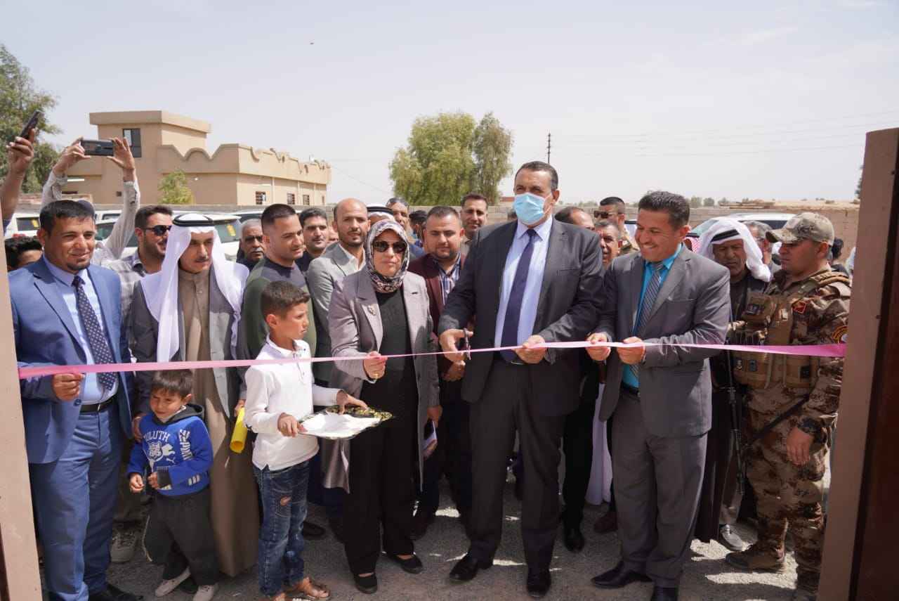 في اخر نقطة لحدود كركوك مع صلاح الدين  السيد محافظ كركوك يفتتح مركزا صحيا ومدرسة في قرية اذربان.