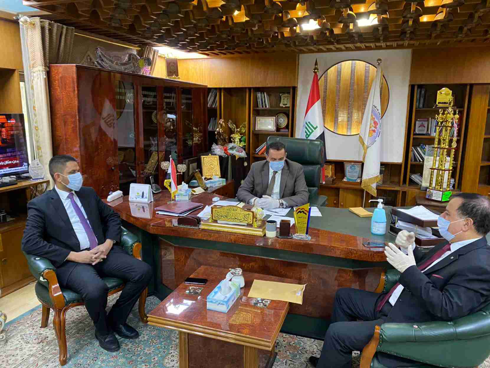 السيد محافظ كركوك يبحث مع مدير عام صحة كركوك جهود مكافحة كورونا وعمل خلية الأزمة