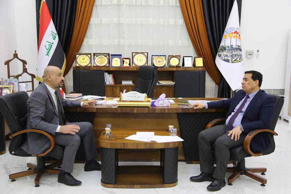 السيد معاون محافظ كركوك المهندس علي حمادي  يلتقي مدير عام الشركة العامة للصناعات المطاطية والاطارات حيدر ناصر ظاهر والوفد المرافق له .