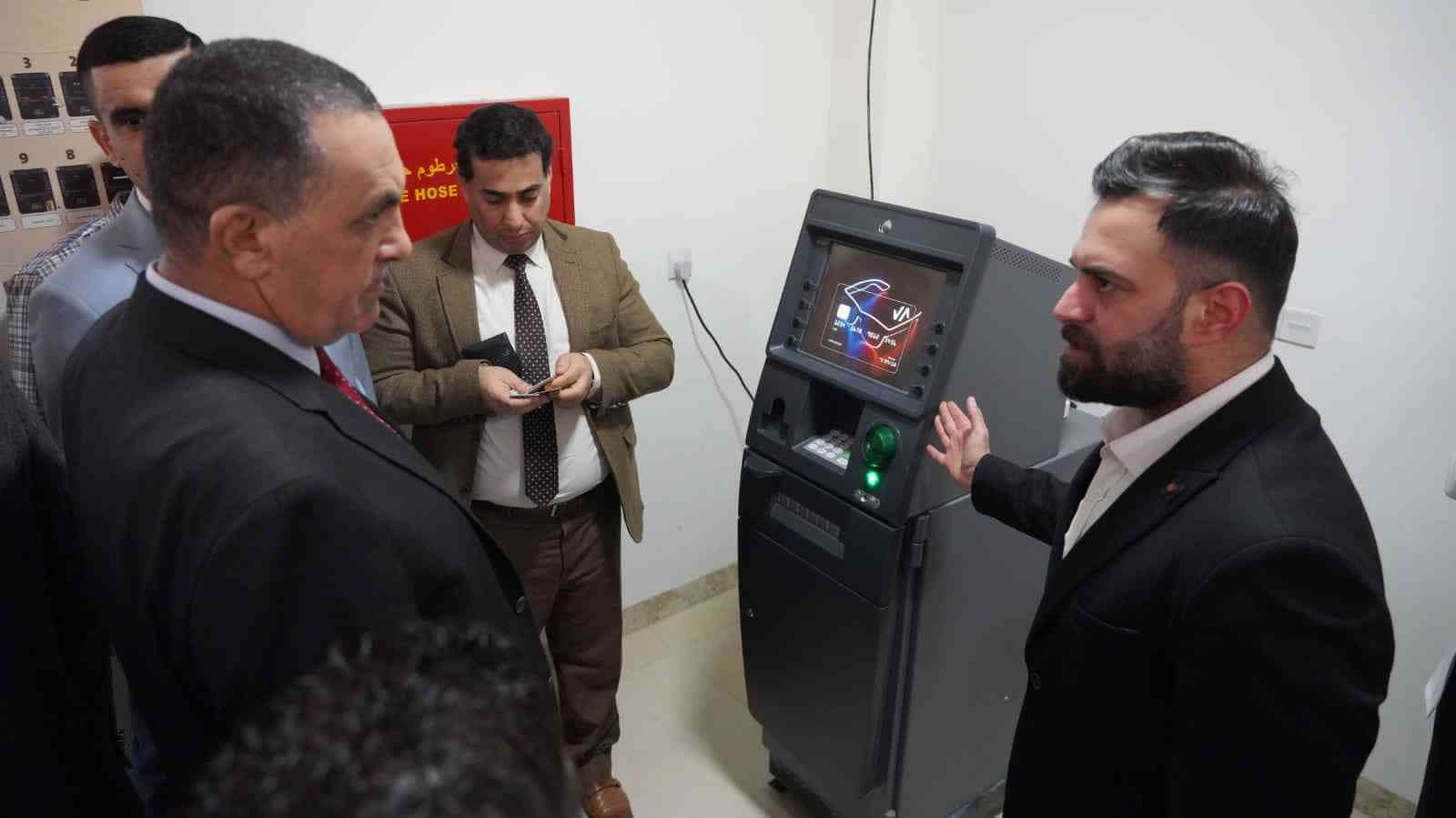 ادارة كركوك ..  اطلق خدمة الصراف الالي في ديوان المحافظة .