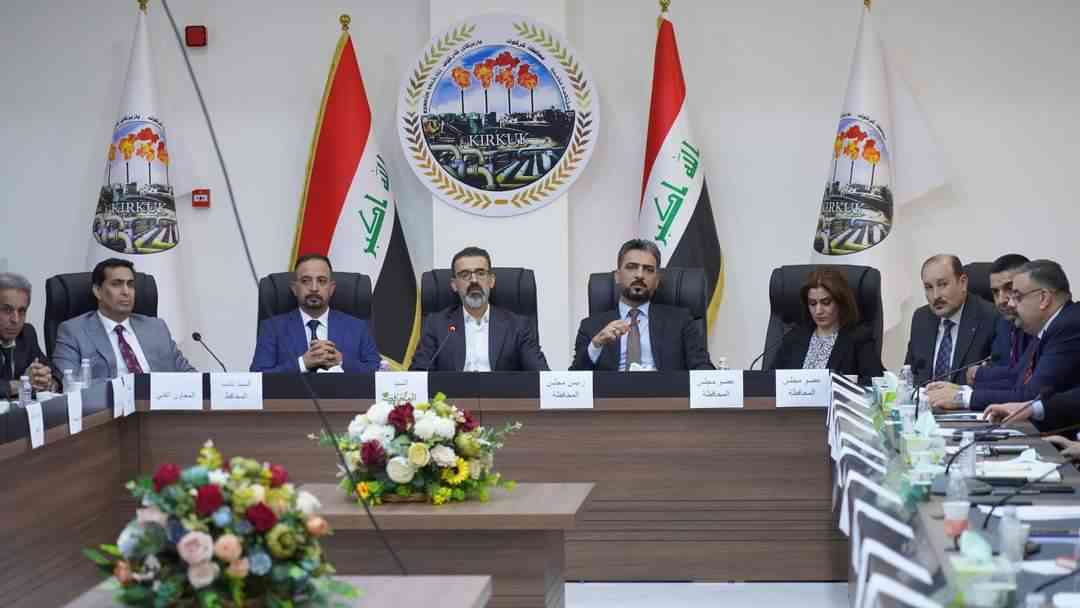 خلال اجتماع موسع لرؤساء الوحدات الإدارية ومدراء الدوائر الخدمية . محافظ كركوك ..يؤكد اولوية عملنا هو خدمة المواطن وسنكون مع جميع اهالي كركوك وسنعمل كفريق واحد.