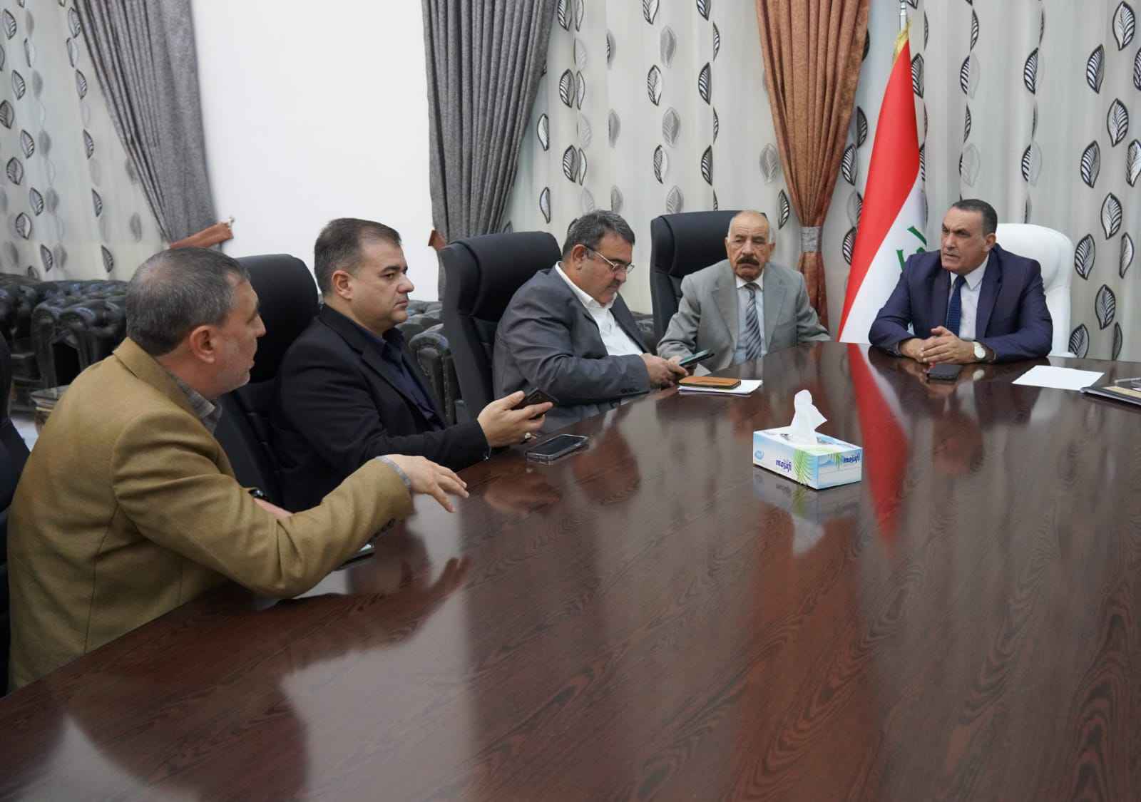 الجبوري .. يلتقي وفداً من وزارة الموارد المائية .