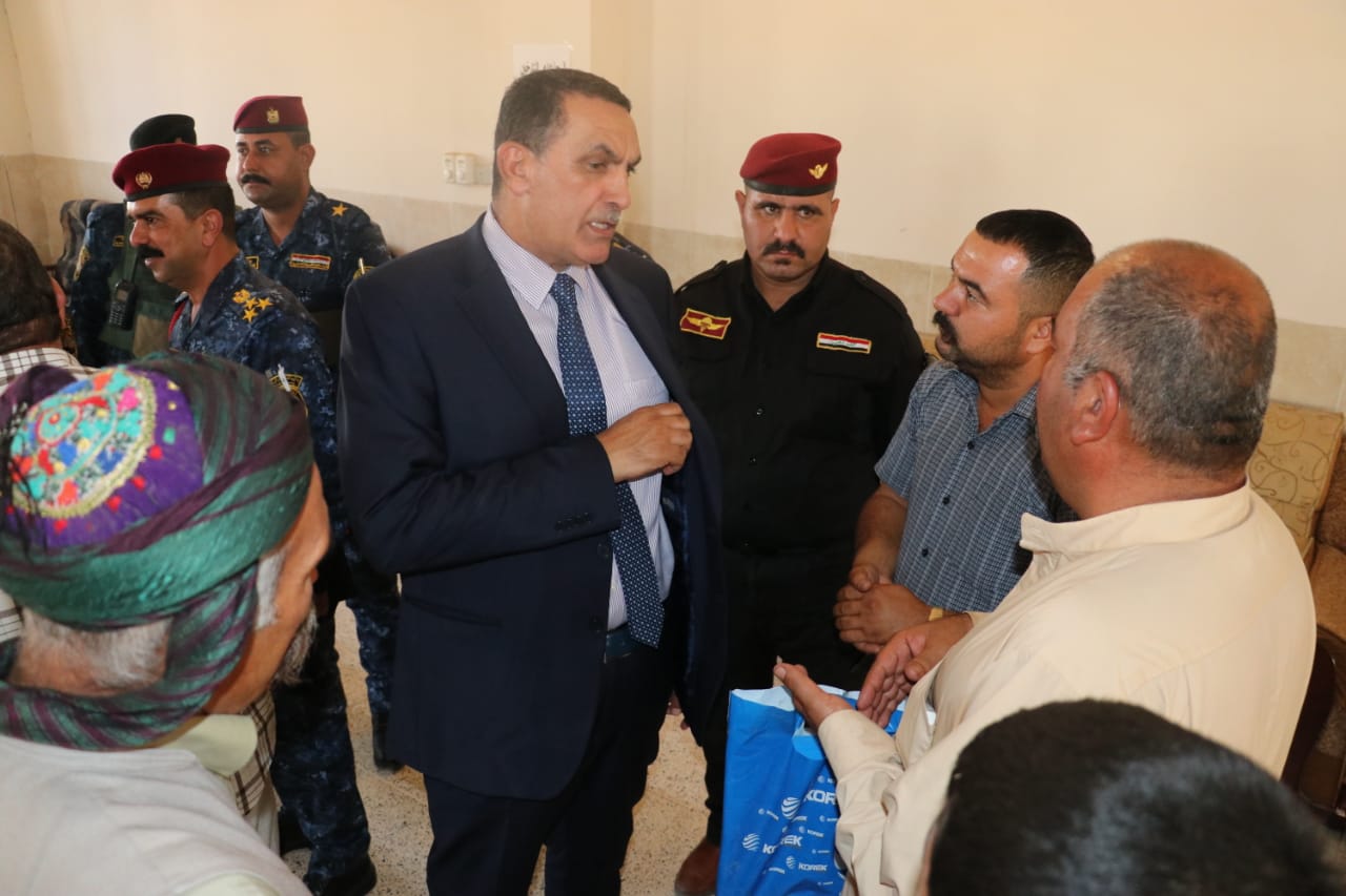   الجبوري و بلاسخارت,, يجتمعون مع وجهاء قرى الكاكيه في داقوق .. "