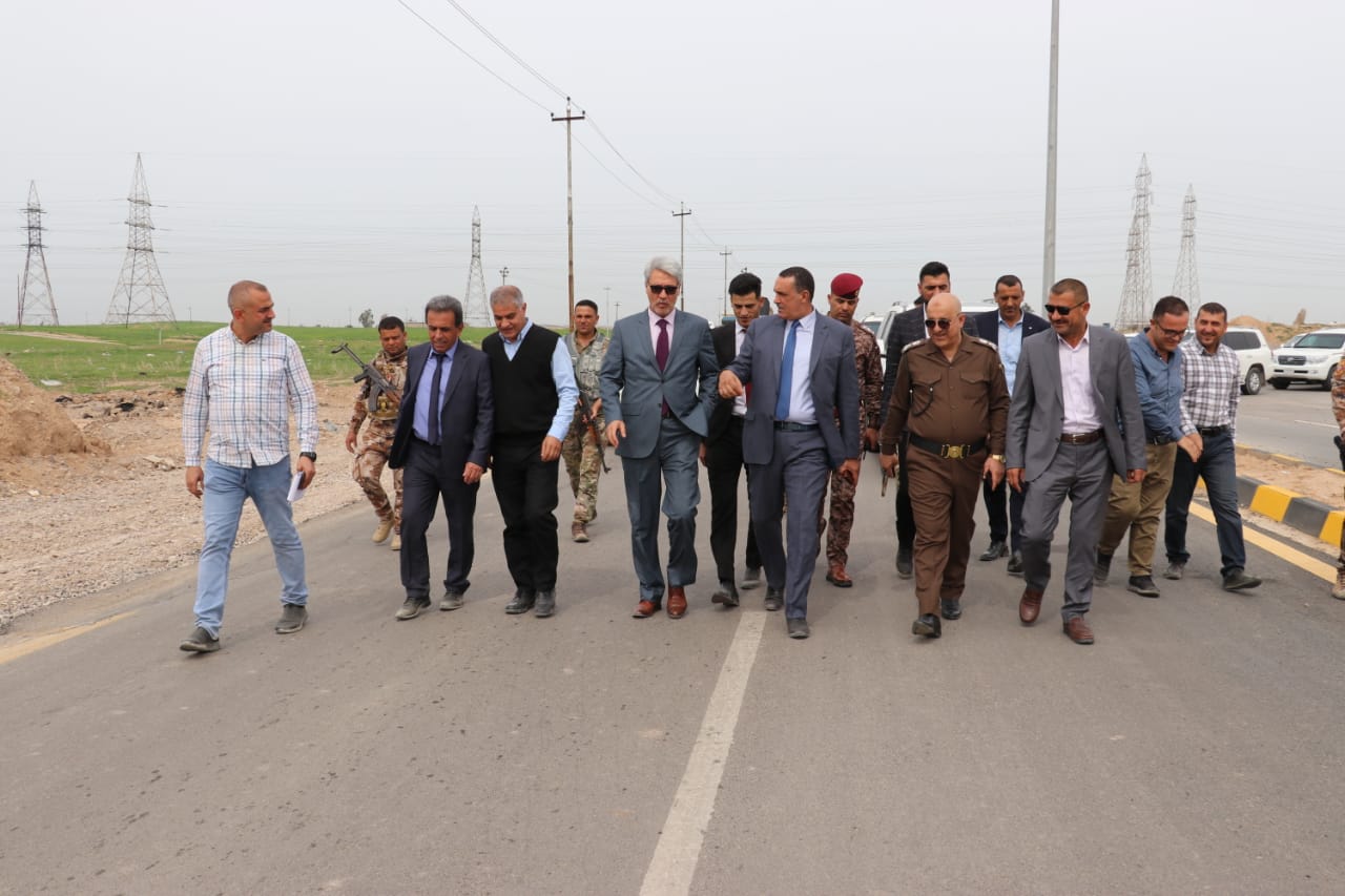      السيد محافظ كركوك يتفقد ناحية تازه ويطلع على المشاريع التي يجري تنفيذها ,