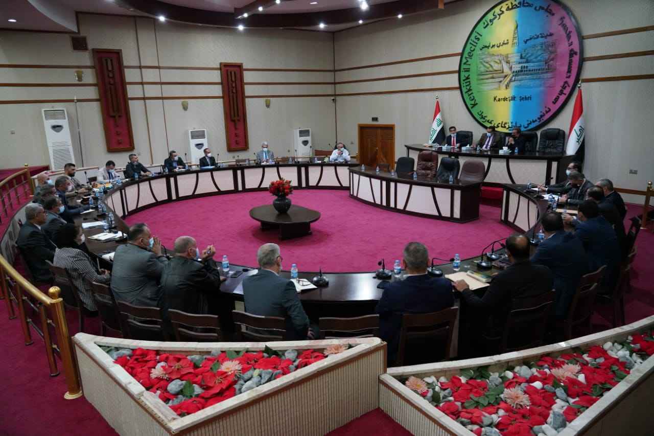 ادارة كركوك  تقرر ايقاف العمل ببطاقة تجهيز وقود البانزين .. وتوجه الدوائر كافه بدعم جهود التنظيف واسناد بلدية كركوك 