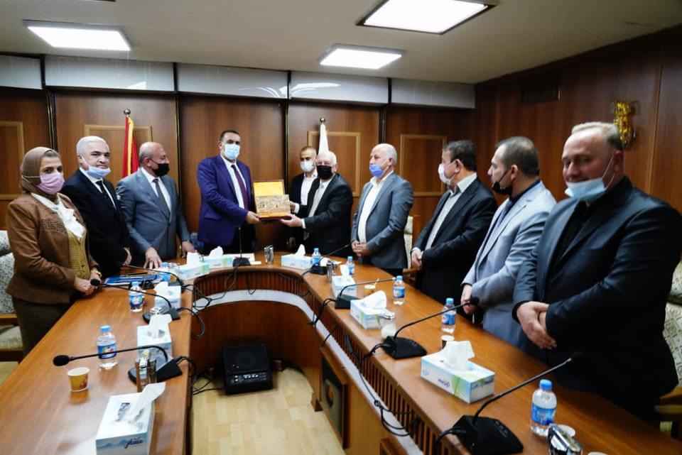 الجبوري  يؤكد ان غرفة تجارة كركوك هي عنوان المدينة الأقتصادي ،ونعمل معها كفريق واحد ،وسننظم مؤتمرا لدعم الواقع الاقتصادي والاستثماري والتجاري في كركوك .