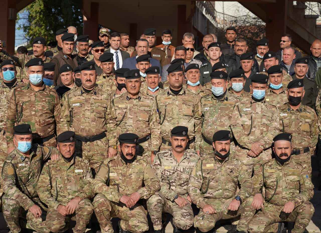    الجبوري  يهنئ ضباط ومنتسبي أمن مبنى المحافظة .