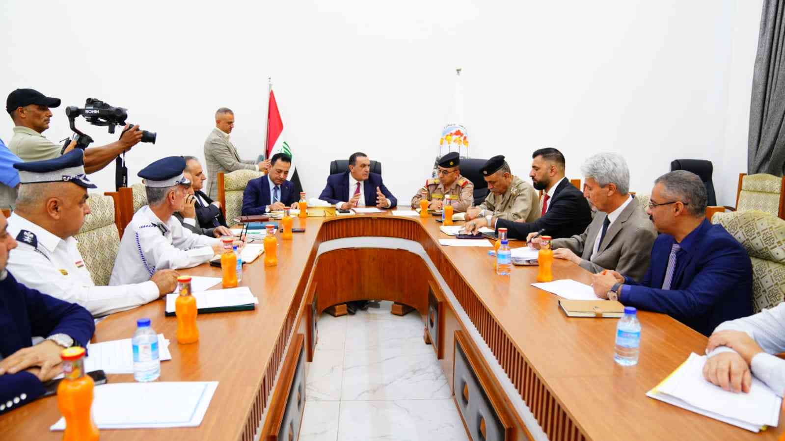 محافظ كركوك .. يبحث مع قائد عمليات كركوك خلال اجتماع مشترك ،نصب عجلة راب سكان ،وكاميرات المراقبة في كركوك .