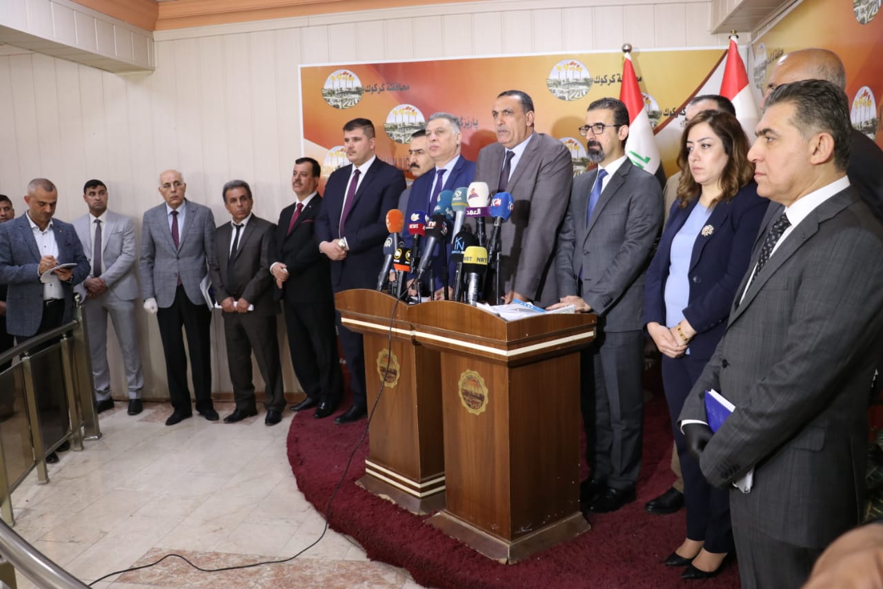     الجبوري واعضاء مجلس النواب  يؤكدان اهمية ضمان  حصة مواطني كركوك من الكهرباء والوقود ودعم ملف التنظيفات البلدية ..