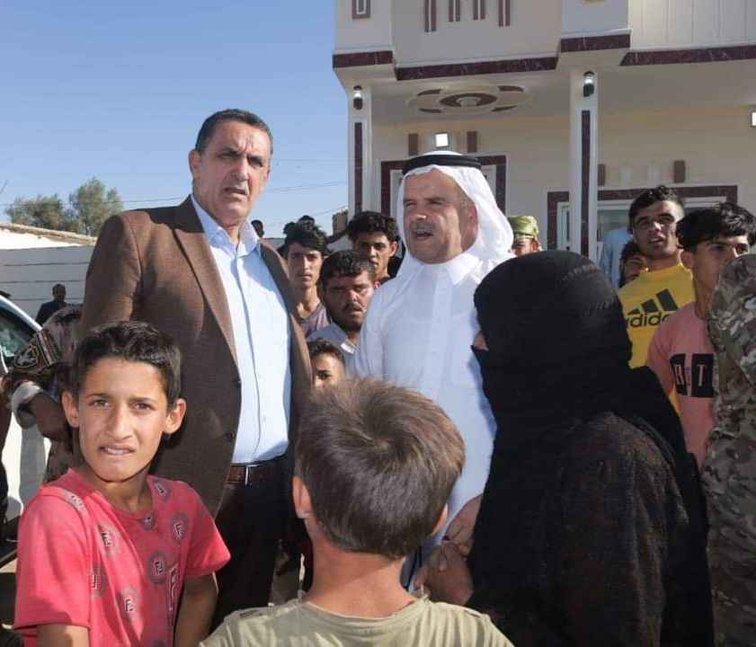 الجبوري  يزور عوائل شهداء قرية الحوائج ..ويعزي اهلها .