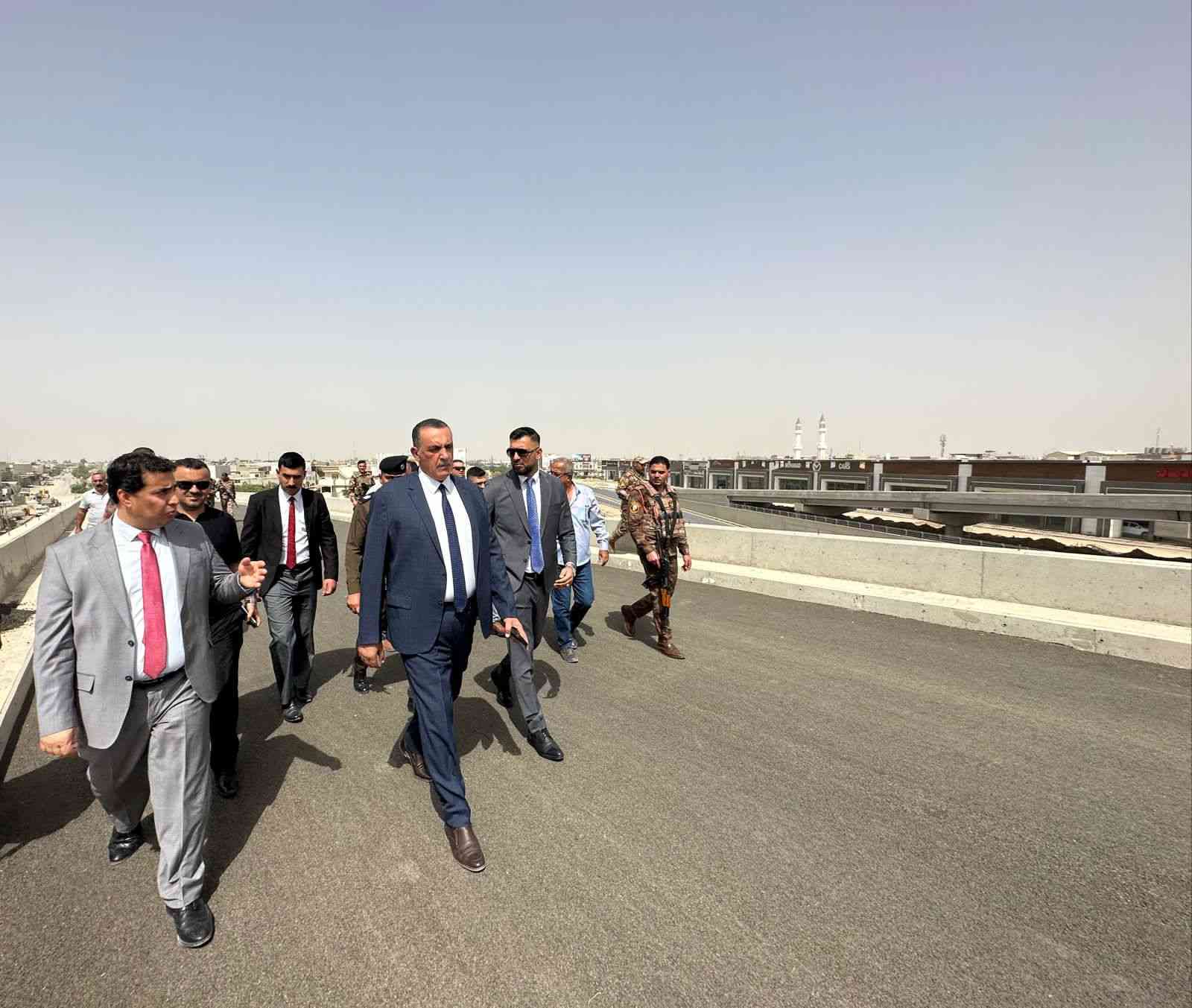 محافظ كركوك ..  يطلع ميدانياً على اعمال تنفيذ مشروع مجسر ونفق الشهداء .