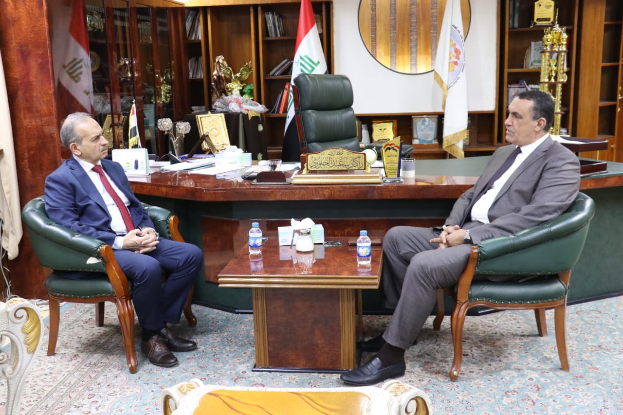          الجبوري  يبحث اوضاع كركوك وجهود تحسين الخدمات ودعم القوات الأمنية مع نائب رئيس الجبهة التركمانية 