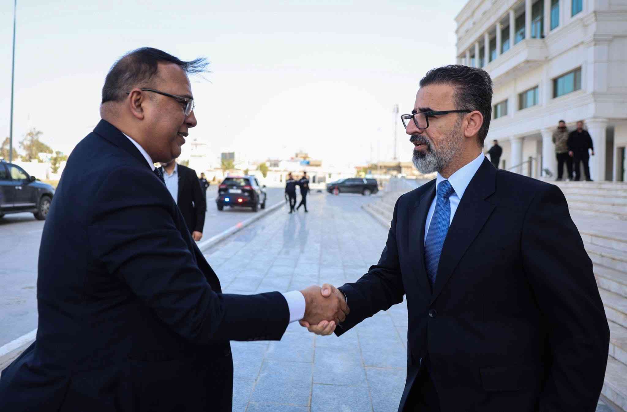 استقبل السيد محافظ كركوك ريبوار طه   سفير جمهورية بنغلاديش الشعبية في العراق السيد محمد مقصود الحق .