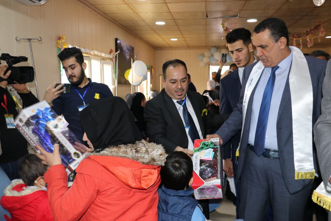  الجبوري حريصون على دعم مركز كركوك للأورام السرطانية  ويشيد بجهود نفط الشمال وجميع الخيرين من اهالي كركوك  الجبوري  يزرع الفرح والبهجة في وجوه الأطفال المصابين بمرض السرطان .