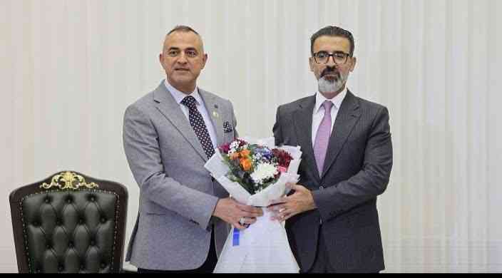 الاسرة الصحفية في كركوك .. تهنىء ريبوار طه   بحصوله على أعلى الأصوات بالانتخابات البرلمانية ..