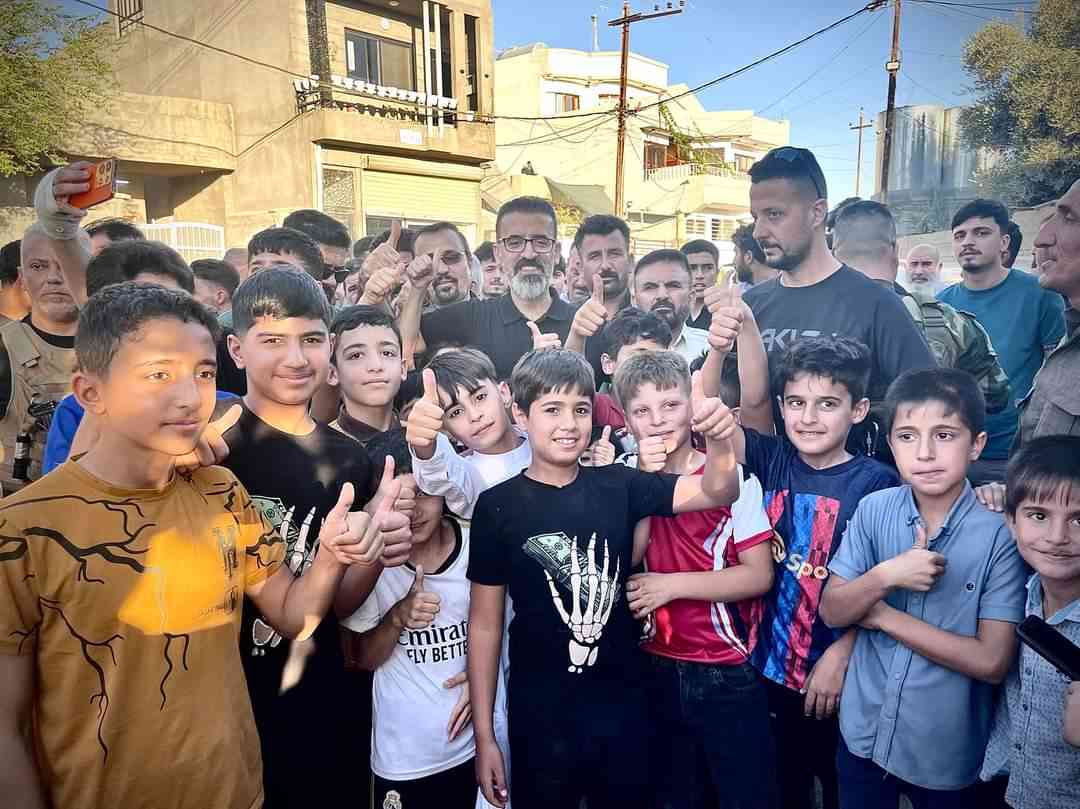 محافظ كركوك ريبوار طه مصطفى   يقف مع المواطنين في حي بنجا علي