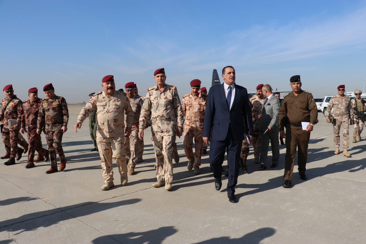            محافظ كركوك  يستقبل رئيس اركان الجيش  ونائب قائد العمليات المشتركة في مطار كركوك  