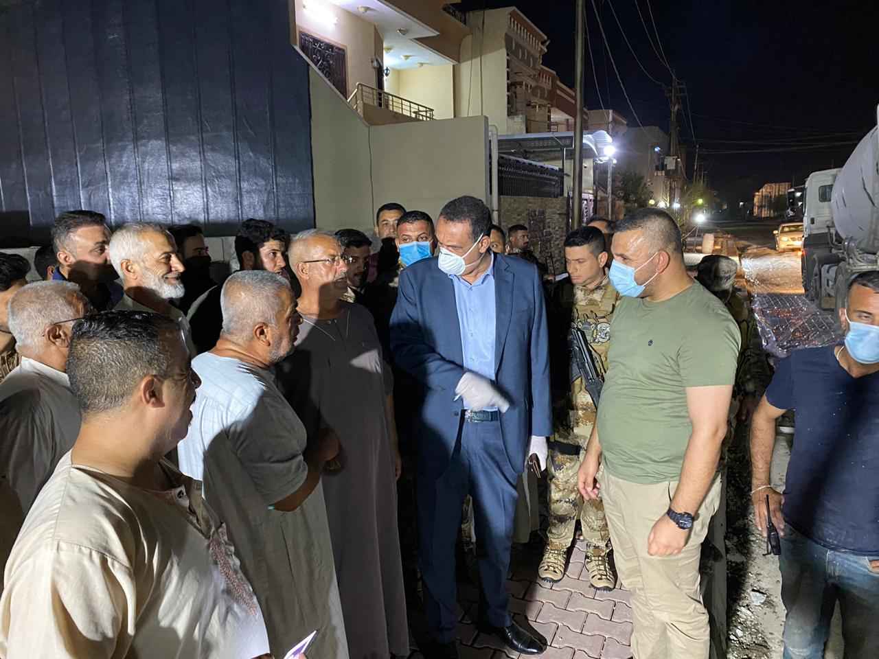 بعد منتصف الليل  السيد محافظ كركوكً يشرف ميدانيا على اعمال الصب والتأهيل في حي عدن ضمن القاطع البلدي السادس 