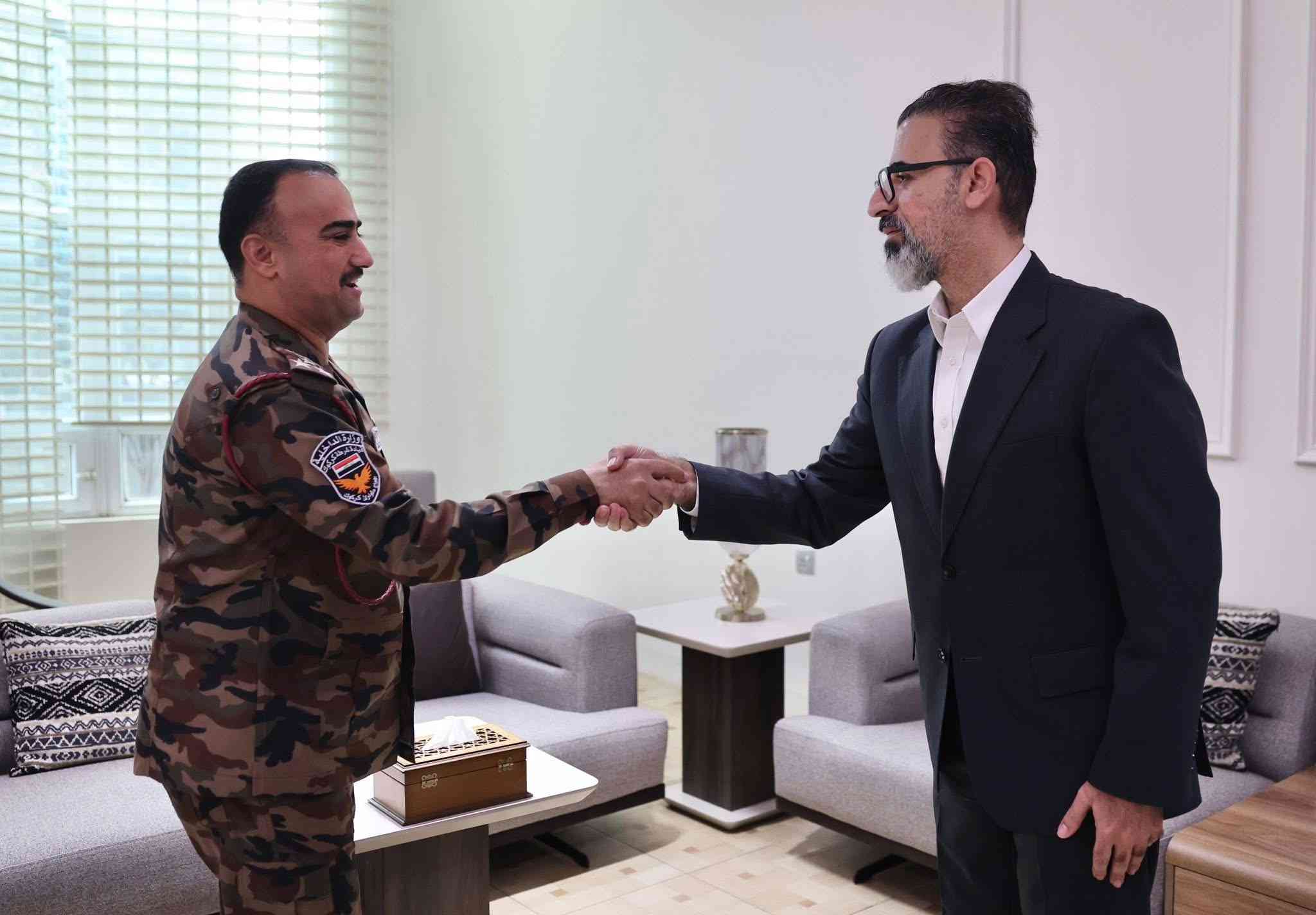 استقبل محافظ كركوك السيد ريبوار طه   مدير شؤون افواج الطوارئ العميد عبد القادر فخرالدين سليمان وعدداً من ضباط ومنتسبي قيادة شرطة المحافظة