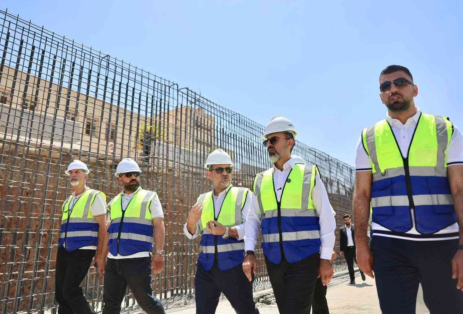 زار السيد محافظ كركوك ريبوار طه   مشروع انشاء نفق فلكة اخوان باشراف بلدية كركوك  .