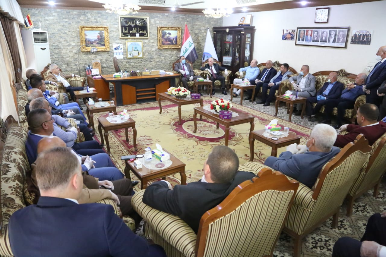 الجبوري  يثمن جهود رئيس واعضاء غرفة تجارة كركوك  في دعم جهود خلية الأزمة .