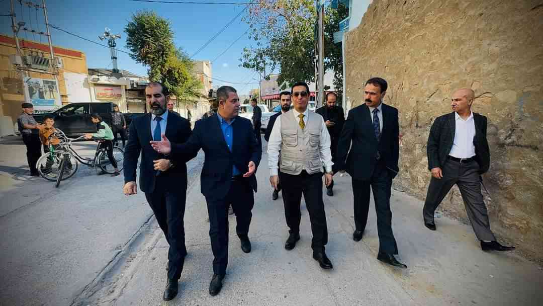 النائب الاول لمحافظ كركوك الدكتور ياوز حميد يرافقه معاوني المحافظ الاداري و الامني و مستشار المحافظ  يتابع سير عملية التعداد العام للسكان في منطقة قورية و يلتقي الاهالي و فرق التعداد .  ---------------------------------------------  ( كوردی )  دكتۆر یاوز 