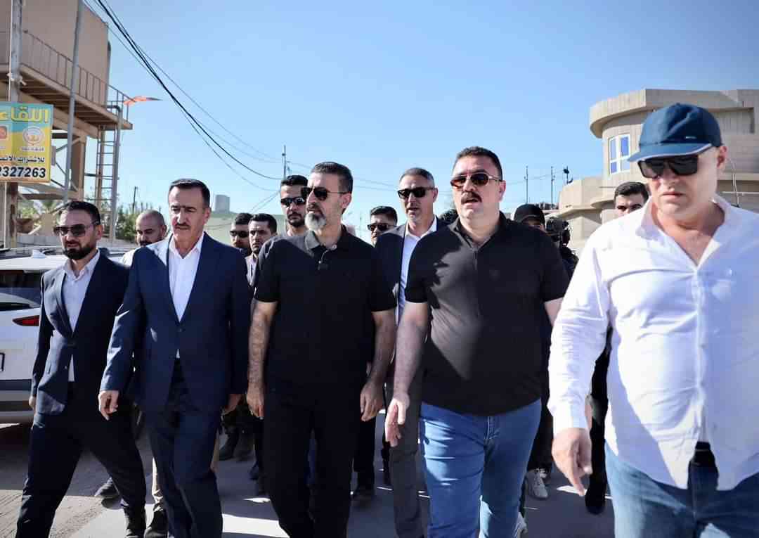  ضمن جولته لخدمة مواطني كركوك يوم الجمعة المبارك  .    ريبوار طه ..  يزور حي بدر مع مقرر مجلس النواب العراقي النائب غريب عسكر التركماني ويوجه بتامين الخدمات لاهالي الحي .