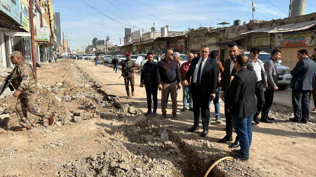 السيد محافظ كركوك ..  يتابع اعمال التأهيل والتطوير لشارع الاوقاف وسط مدينة كركوك . 