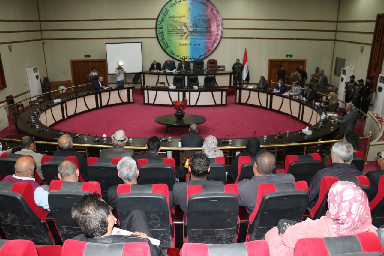    الجبوري  خلال اللقاء بعددا من مواطني كركوك  حريصون على الأستماع لكم وحل مشاكلكم , ونعدكم بأعمار وازدهار كركوك