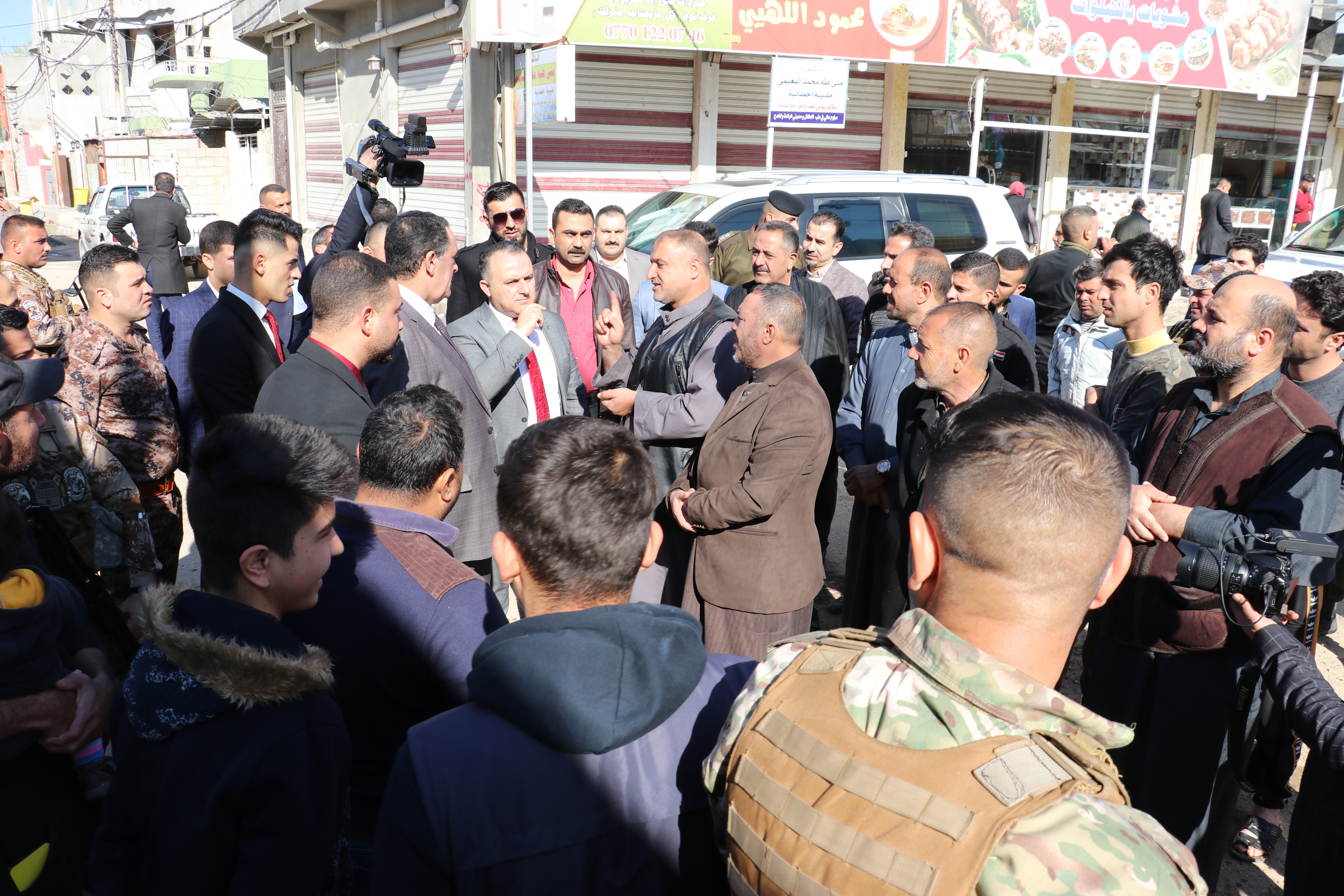    الجبوري  يتفقد سير اعمال تطوير منطقة العمل الشعبي ويلتقي مواطنيها 