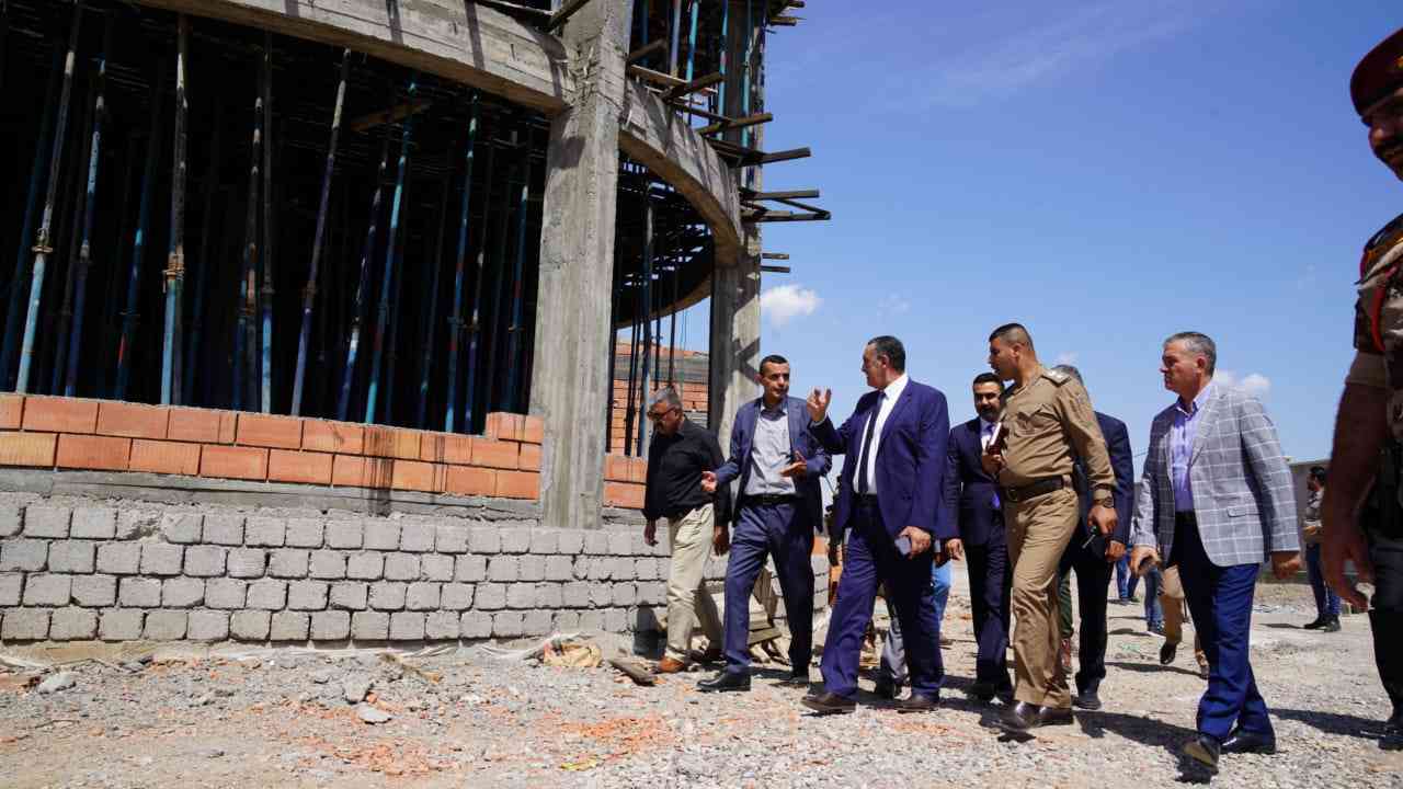 الجبوري ..  يتابع تنفيذ عدد من المشاريع في قضاء الحويجة .