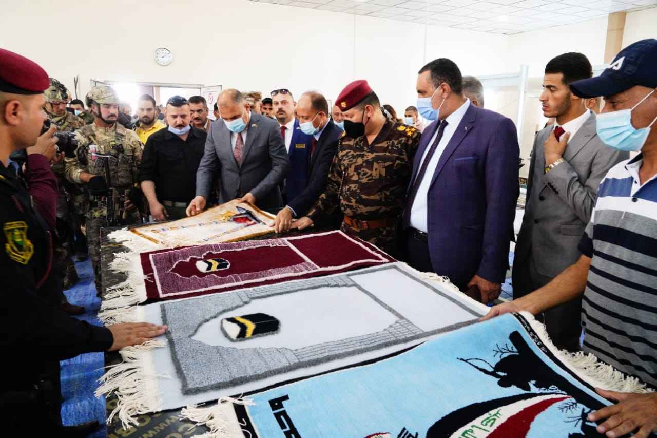    وزير الصناعة والمعادن  يزور محلج قطن كركوك ومعمل السجاد اليدوي .