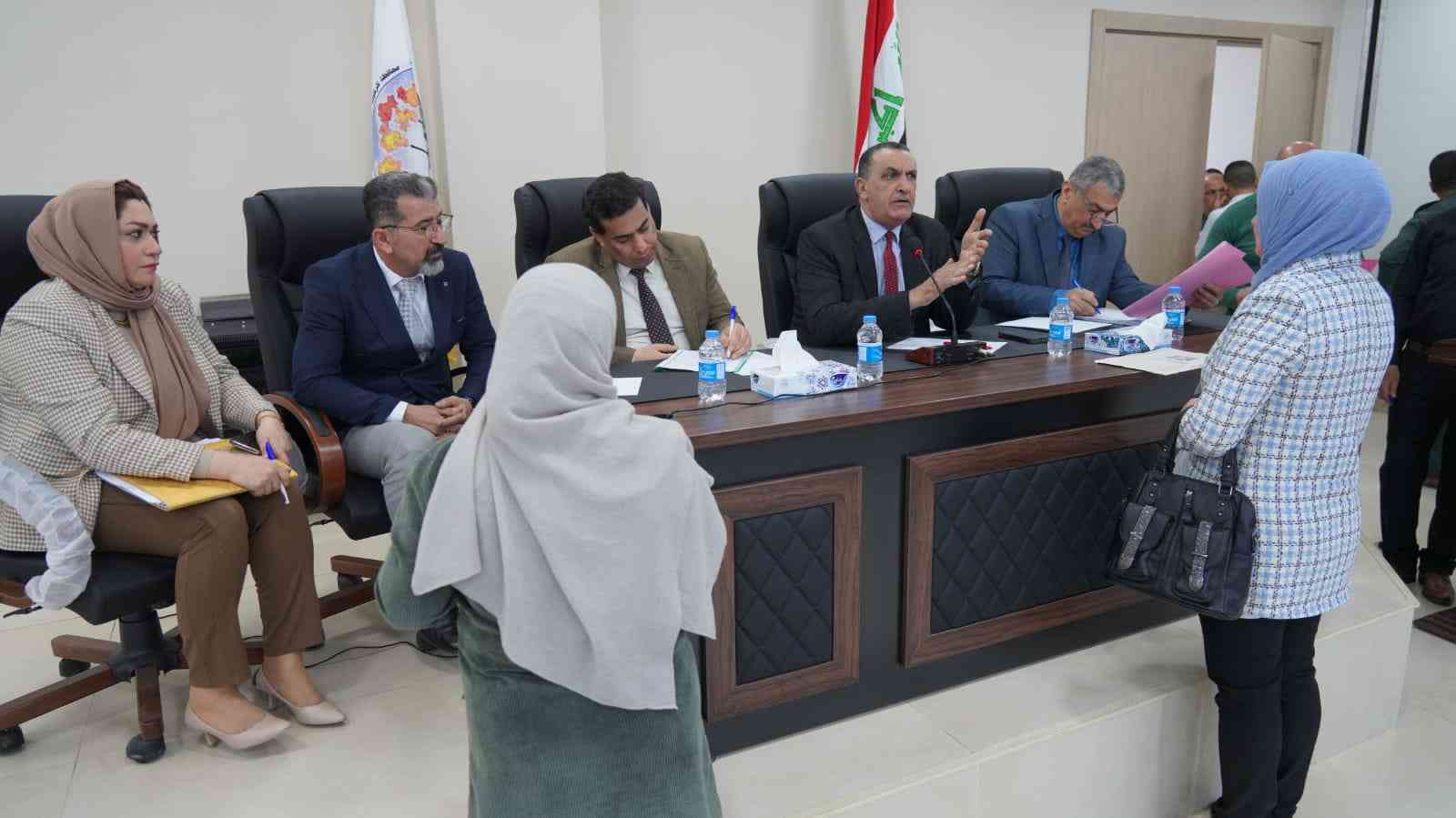  محافظ كركوك  يواصل لقاء المواطنيين .. ويستمع لمشاكلهم ويوجه بأيجاد الحلول لها .