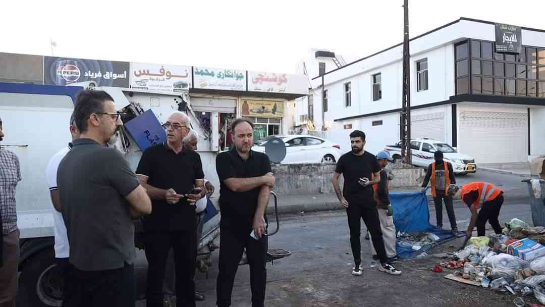 في يوم الجمعة المبارك ..  ريبوار طه ،يشارك العاملين جهود التنظيف في منطقة رحيماوه ،ويتابع أعمال القطاعات البلدية في مدينة كركوك .